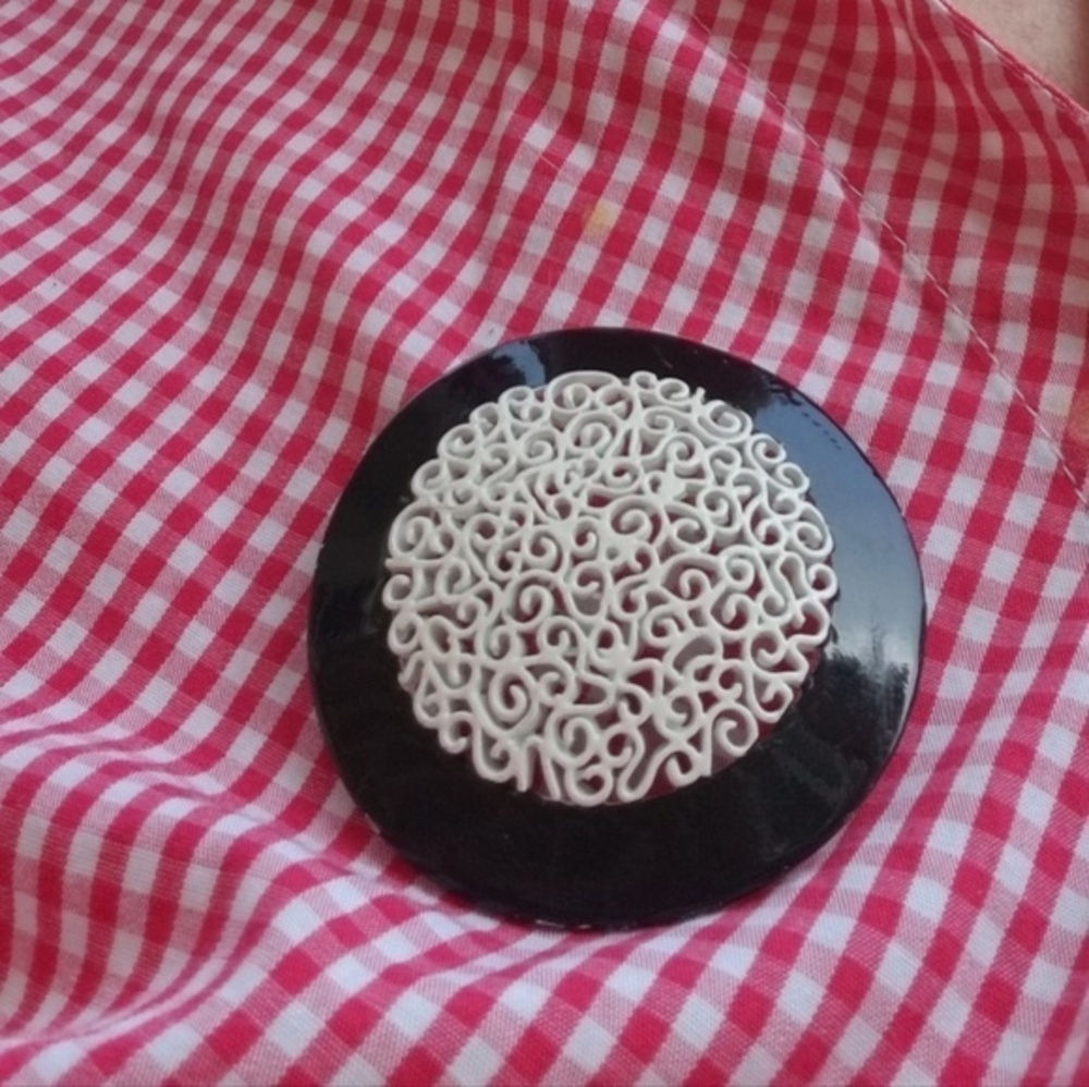 Vintage‎ enamel. Brooch